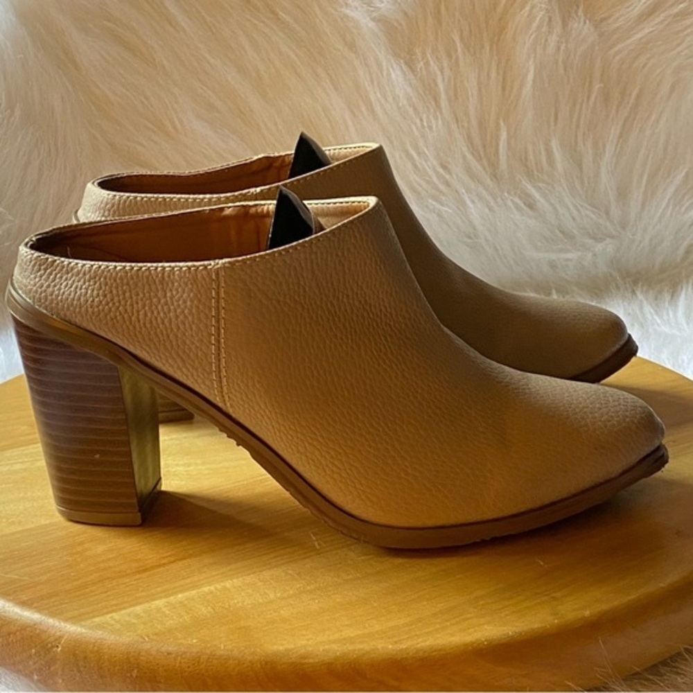 Groove Shoes‎ Women’s Size 7 Heels Booties  Slip On